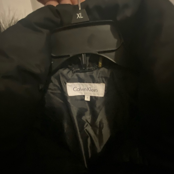 Barely used long puffer jacket with removable hoodie. - Picture 3 of 3